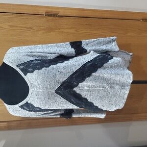 GRAY by Saks Fifth Avenue soft knit with lace details high low sweater long slee